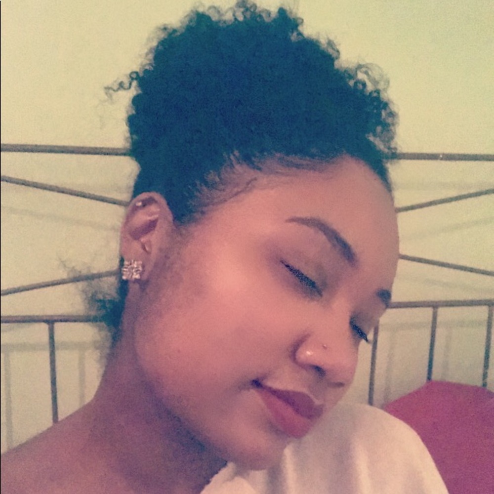 Meet your Posher, Nicole